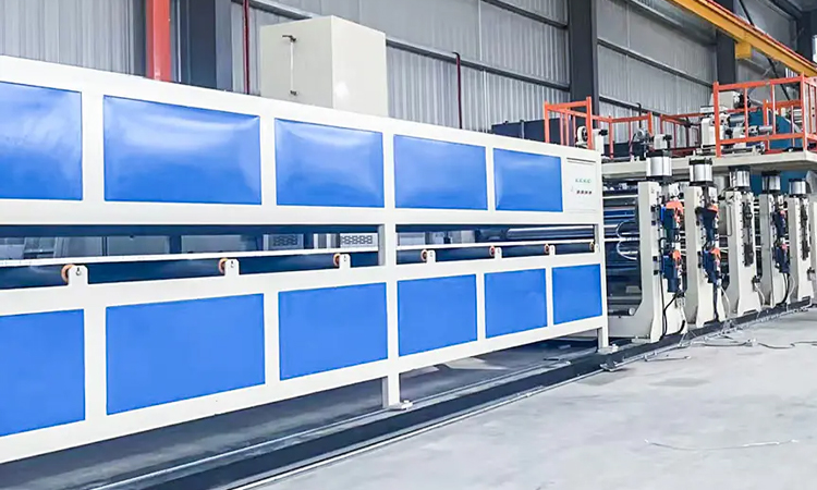 A2级金属防火复合板生产线   